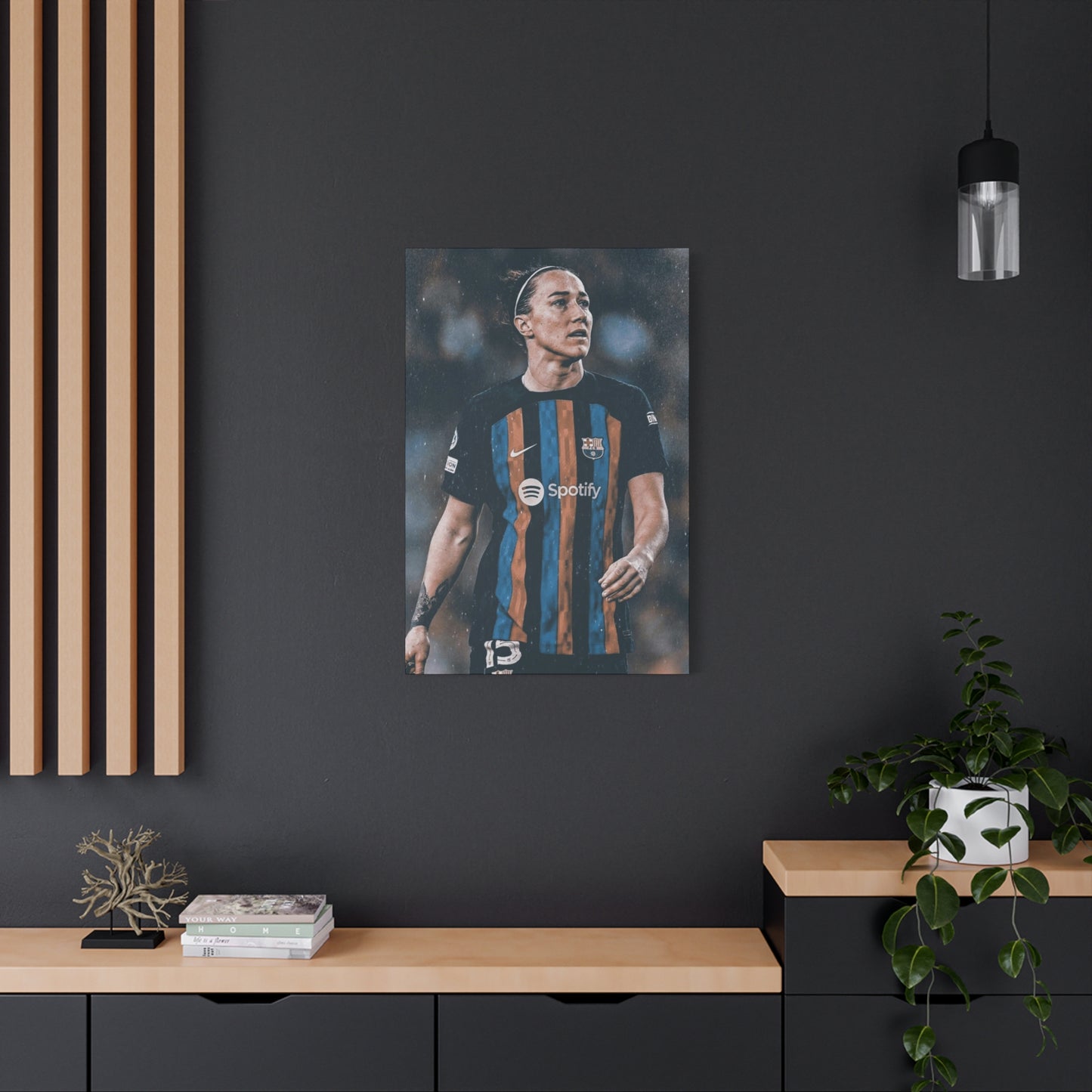 Lucy Bronze Classic Canvas